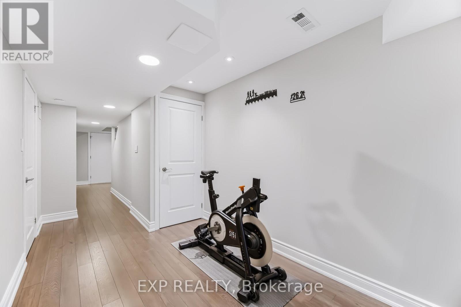 70 Torah Gate, Vaughan, ON - Indoor Photo Showing Gym Room