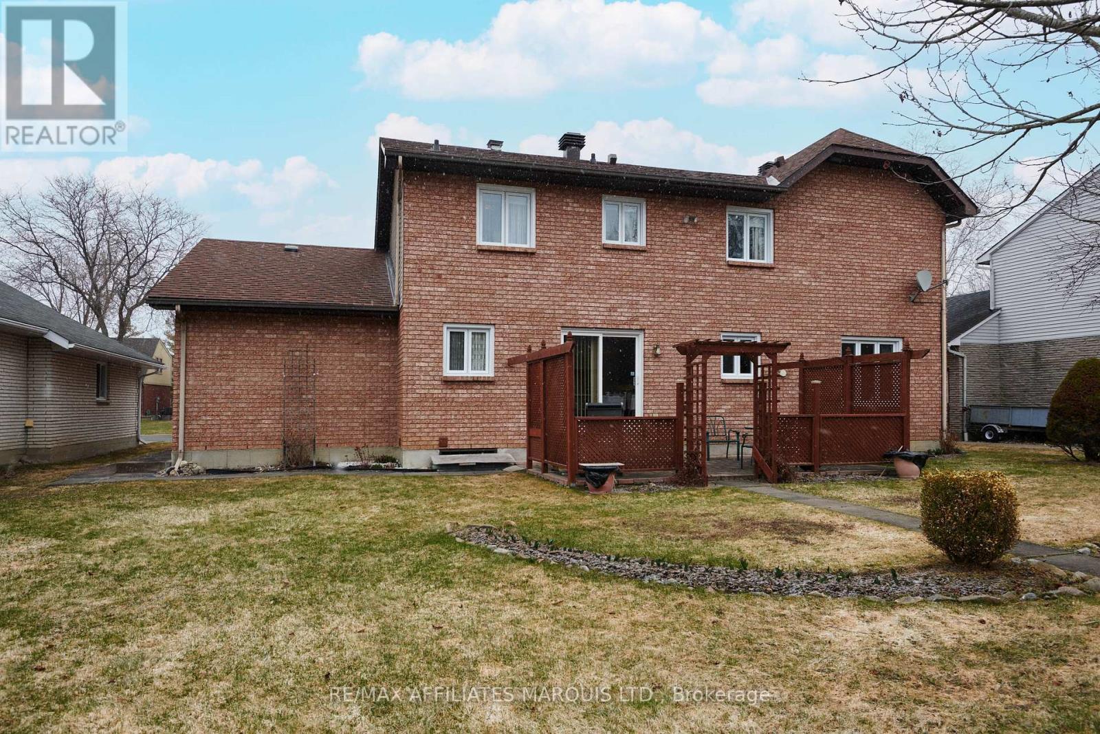 1717 Blakely Drive, Cornwall, ON - Outdoor With Exterior