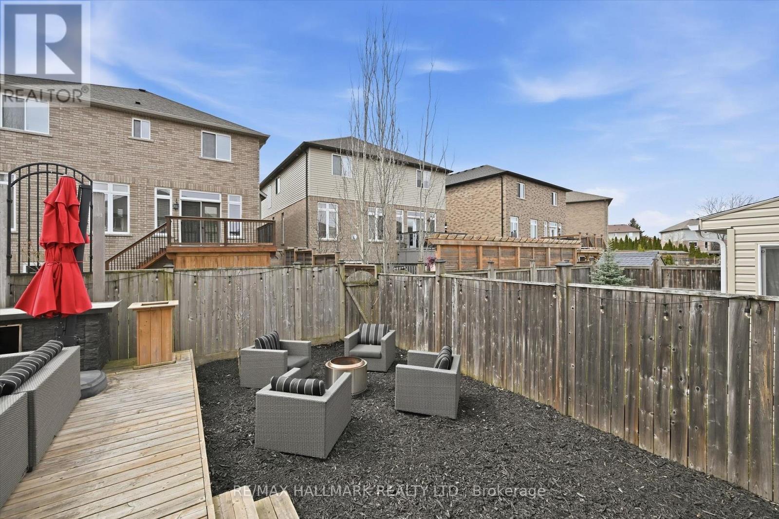 1334 Upper Paradise Road, Hamilton, ON - Outdoor With Deck Patio Veranda With Exterior