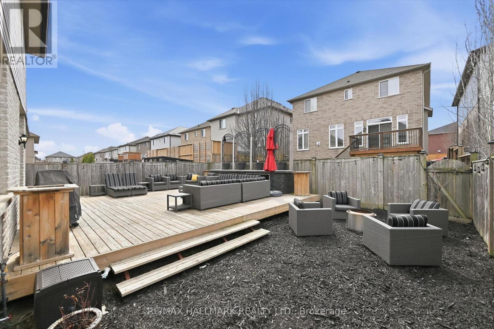 1334 Upper Paradise Road, Hamilton, ON - Outdoor With Deck Patio Veranda With Exterior