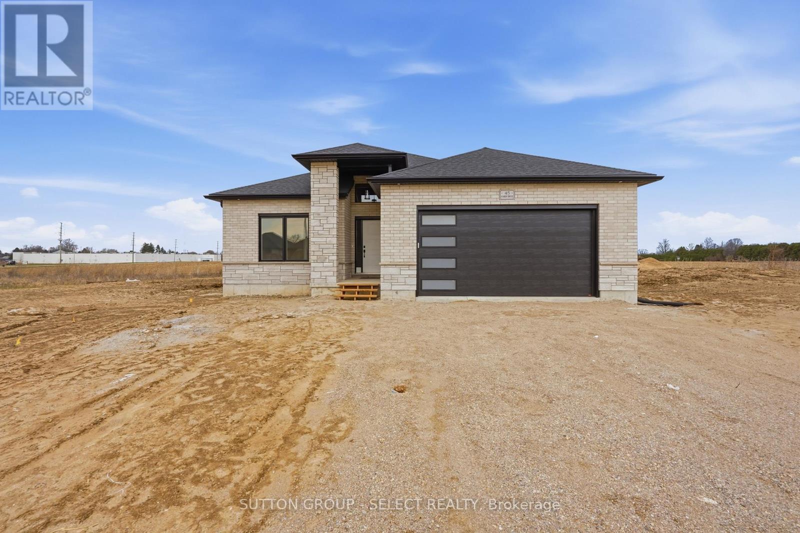 45 Hardy Drive, Strathroy-Caradoc (Se), ON - Outdoor