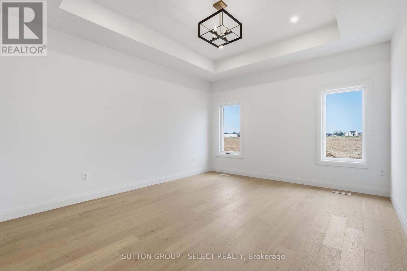 45 Hardy Drive, Strathroy-Caradoc (Se), ON - Indoor Photo Showing Other Room