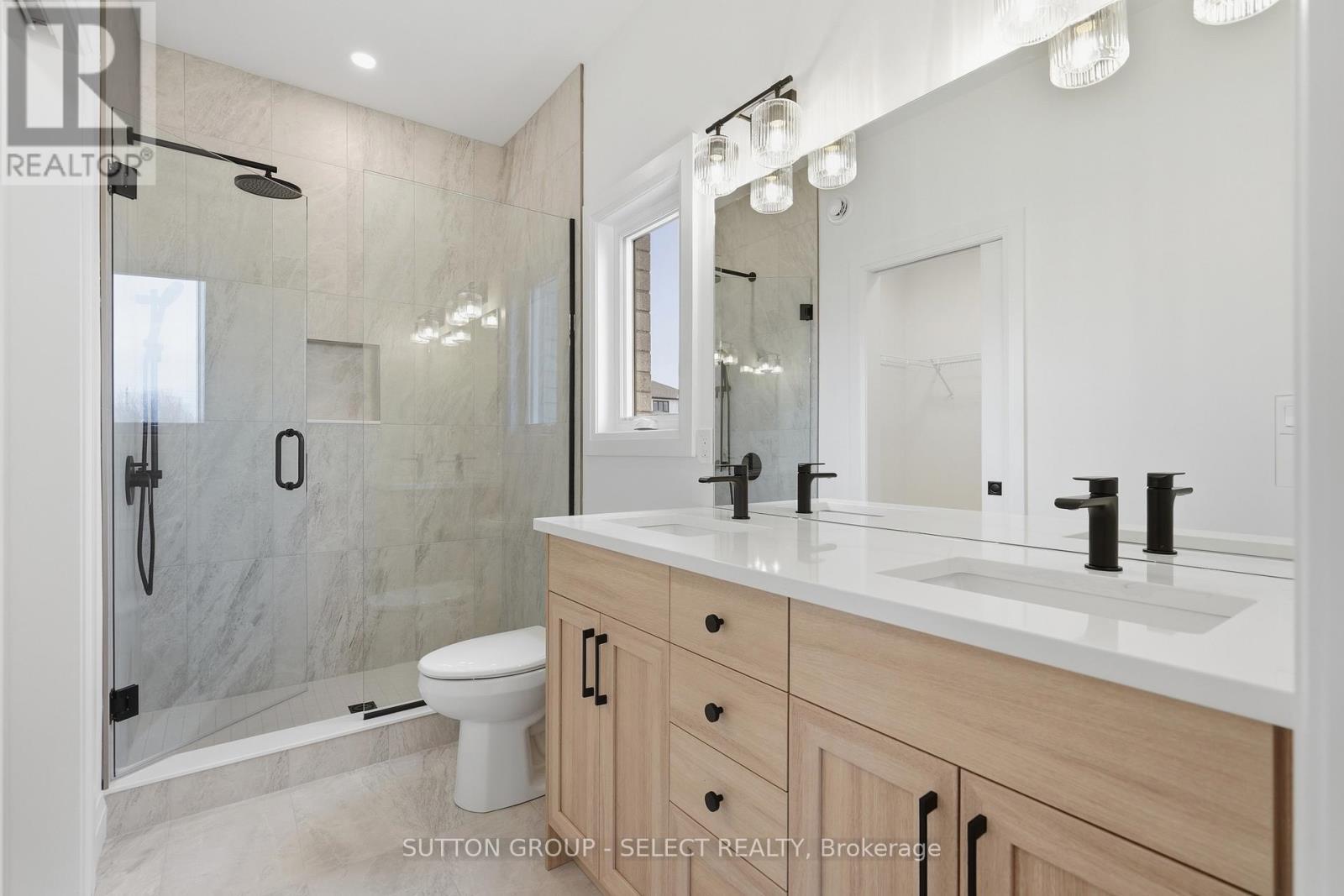 45 Hardy Drive, Strathroy-Caradoc (Se), ON - Indoor Photo Showing Bathroom
