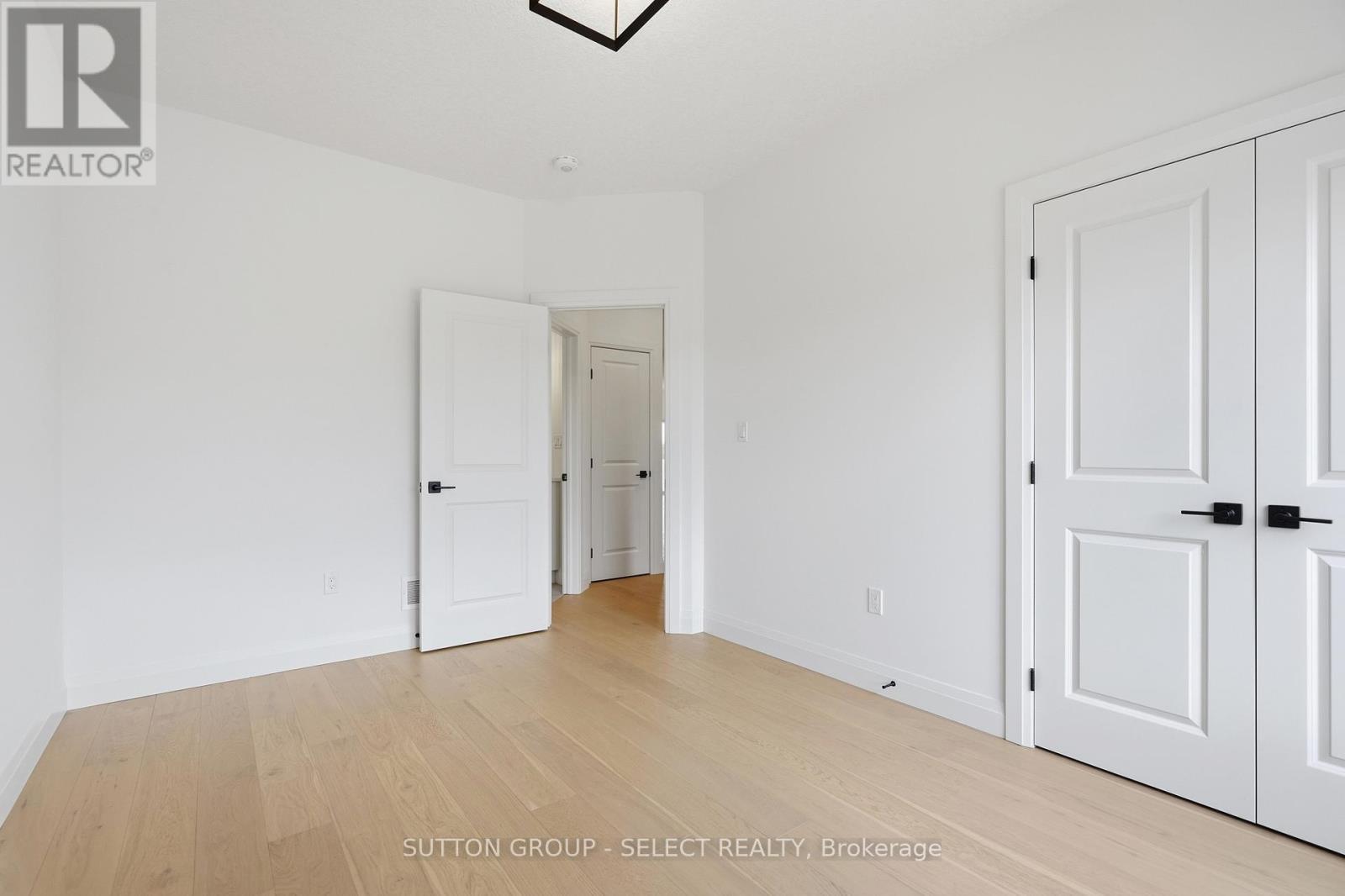 45 Hardy Drive, Strathroy-Caradoc (Se), ON - Indoor Photo Showing Other Room