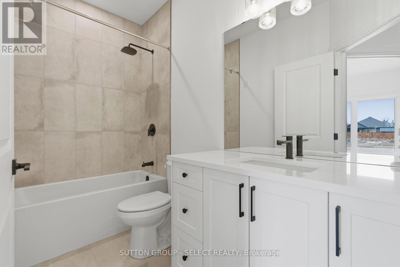 45 Hardy Drive, Strathroy-Caradoc (Se), ON - Indoor Photo Showing Bathroom