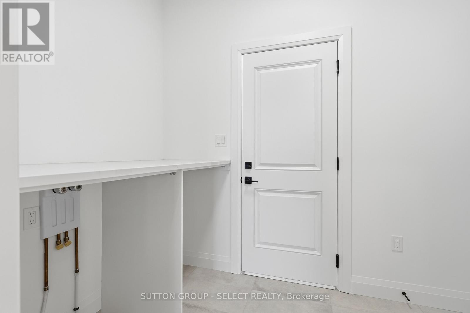 45 Hardy Drive, Strathroy-Caradoc (Se), ON - Indoor Photo Showing Other Room