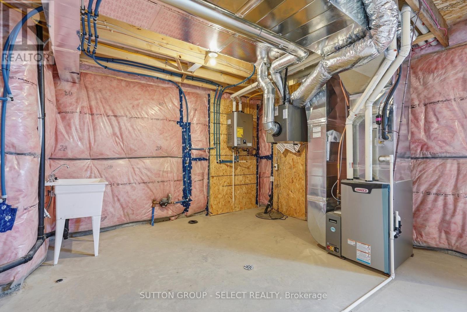 45 Hardy Drive, Strathroy-Caradoc (Se), ON - Indoor Photo Showing Basement