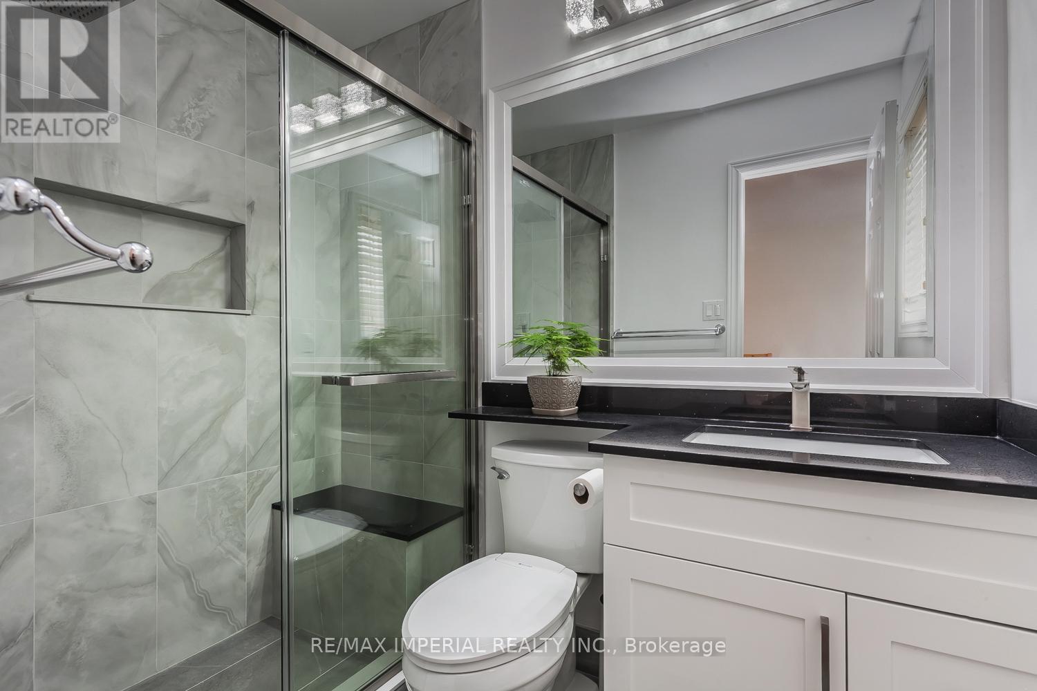 Master Ensuite Bath - 85 Maple Ridge Crescent E, Markham, ON - Indoor Photo Showing Bathroom