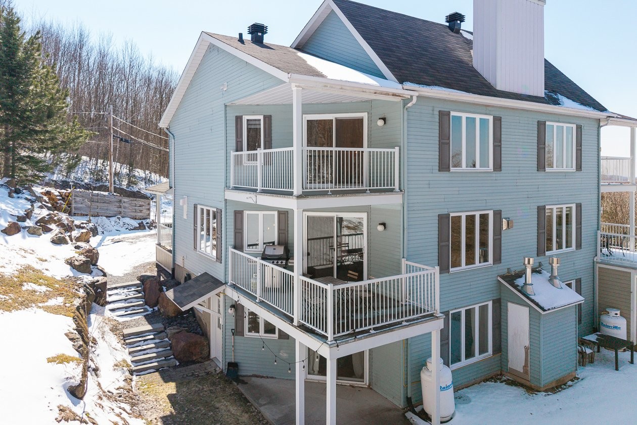 Face arrière - 168 - 170 Ch. Demers, Sutton, QC - Outdoor