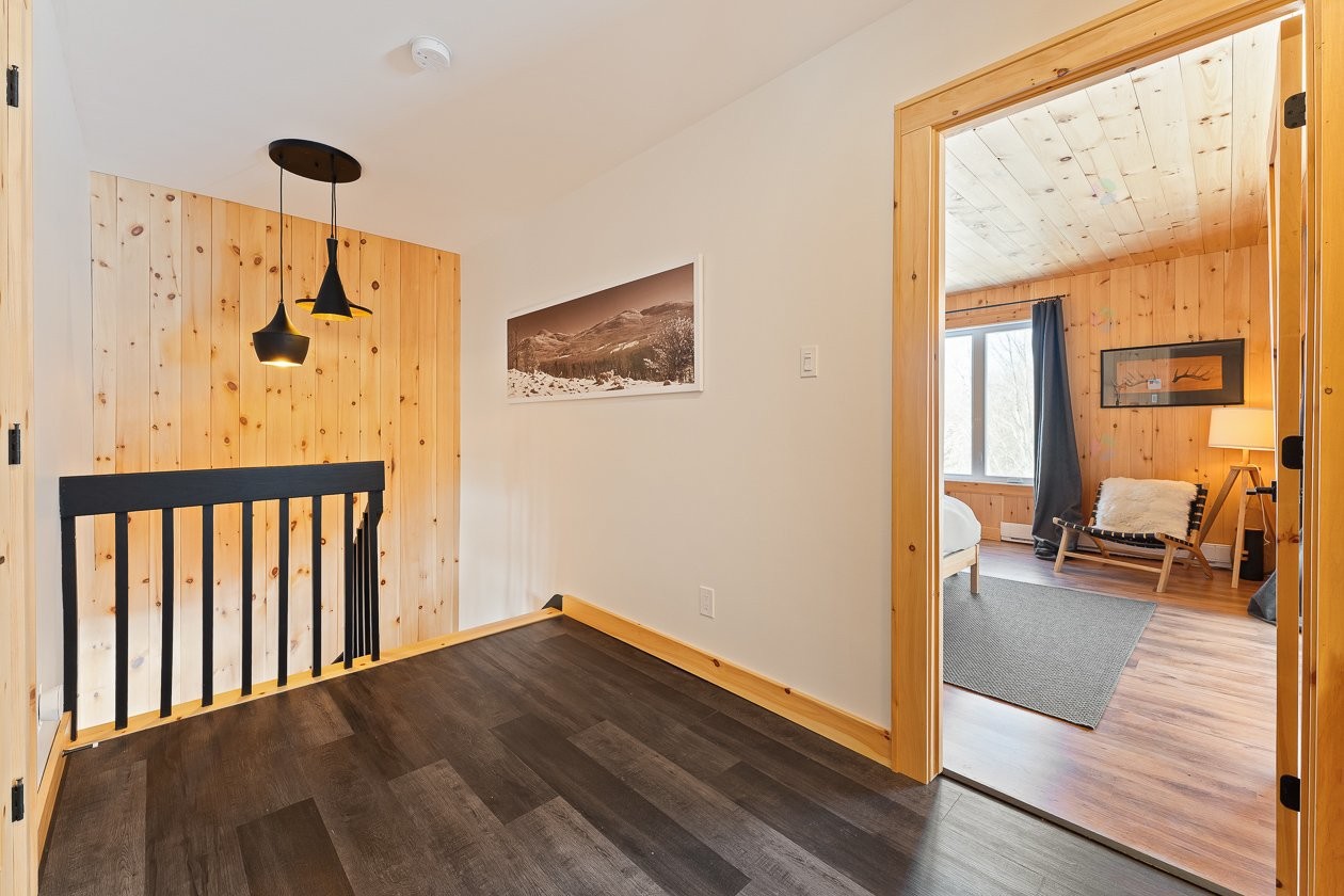 Corridor - 168 - 170 Ch. Demers, Sutton, QC - Indoor Photo Showing Other Room