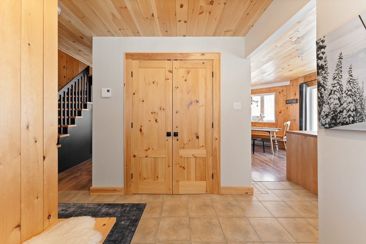 Hall d'entrée/Vestibule - 168 - 170 Ch. Demers, Sutton, QC - Indoor Photo Showing Other Room