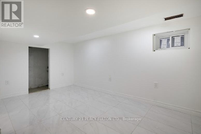 195 Sherman Avenue N, Hamilton, ON - Indoor Photo Showing Other Room