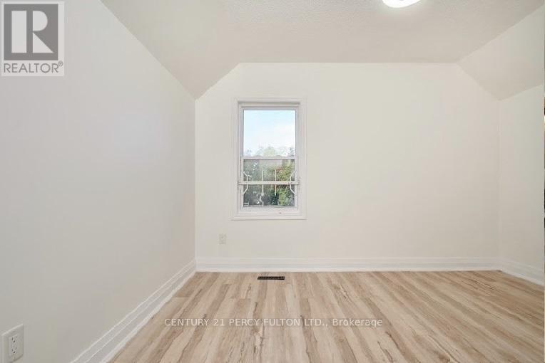 195 Sherman Avenue N, Hamilton, ON - Indoor Photo Showing Other Room