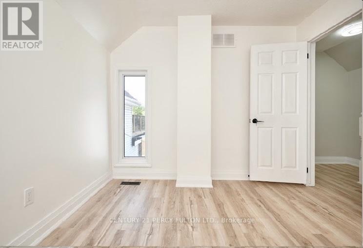 195 Sherman Avenue N, Hamilton, ON - Indoor Photo Showing Other Room
