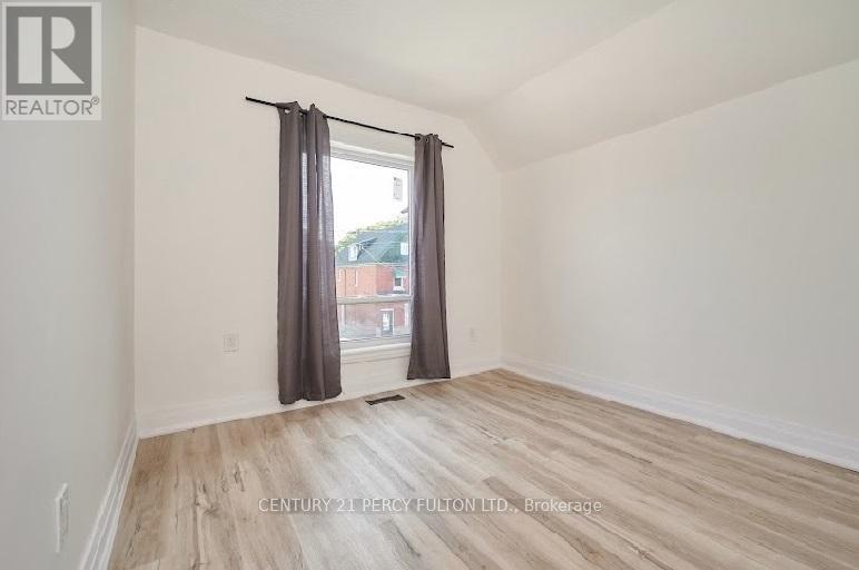 195 Sherman Avenue N, Hamilton, ON - Indoor Photo Showing Other Room