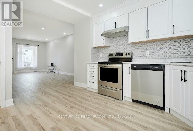 195 Sherman Avenue N, Hamilton, ON - Indoor Photo Showing Kitchen