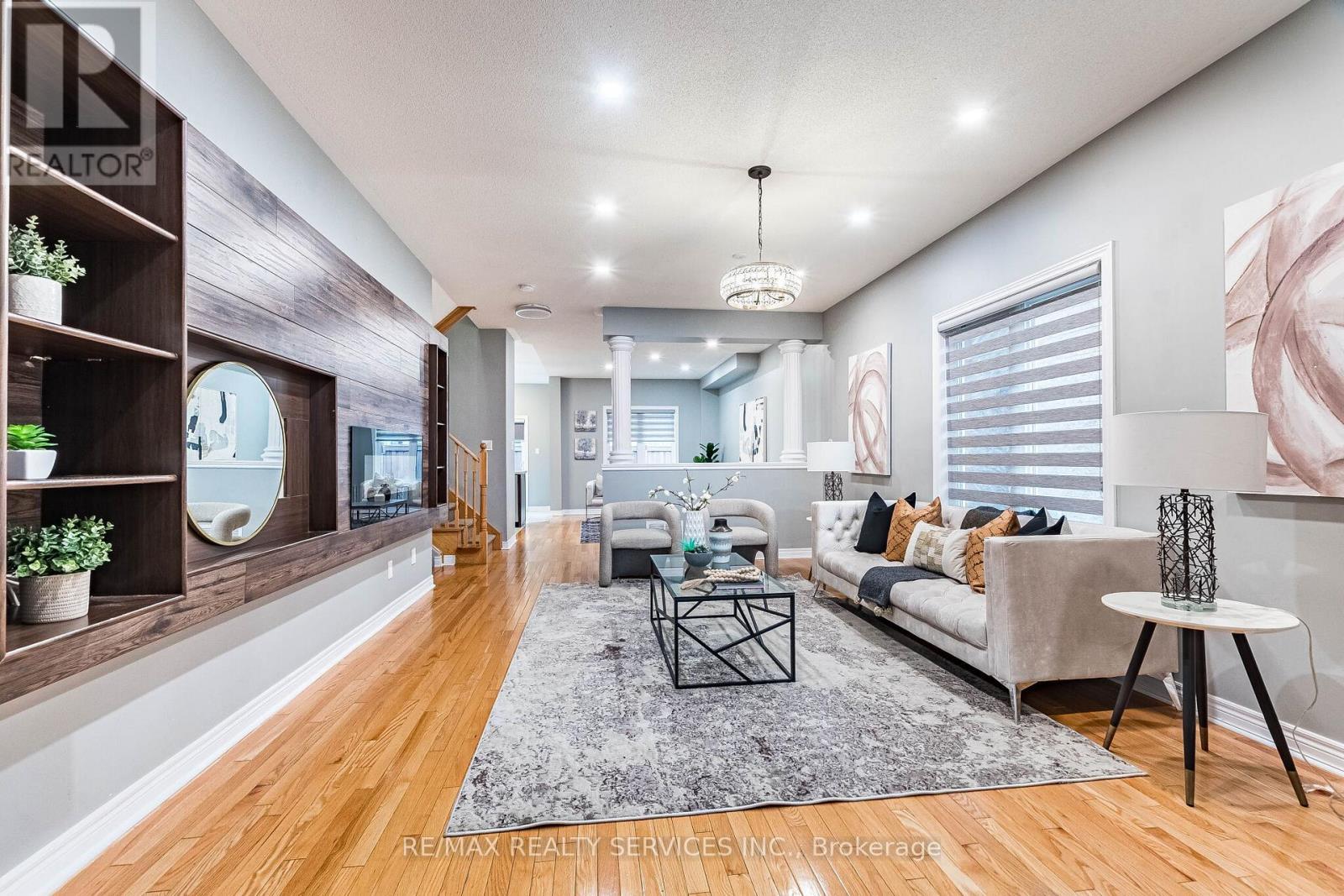 3475 Bala Drive, Mississauga, ON - Indoor Photo Showing Living Room