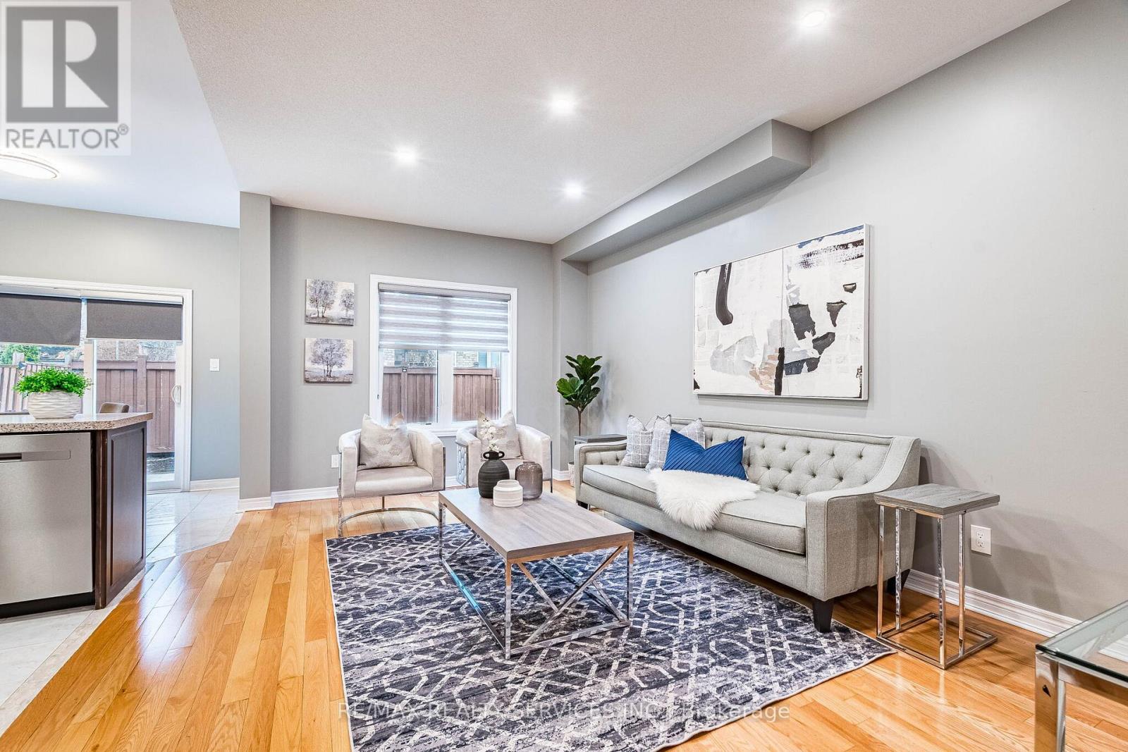3475 Bala Drive, Mississauga, ON - Indoor Photo Showing Living Room