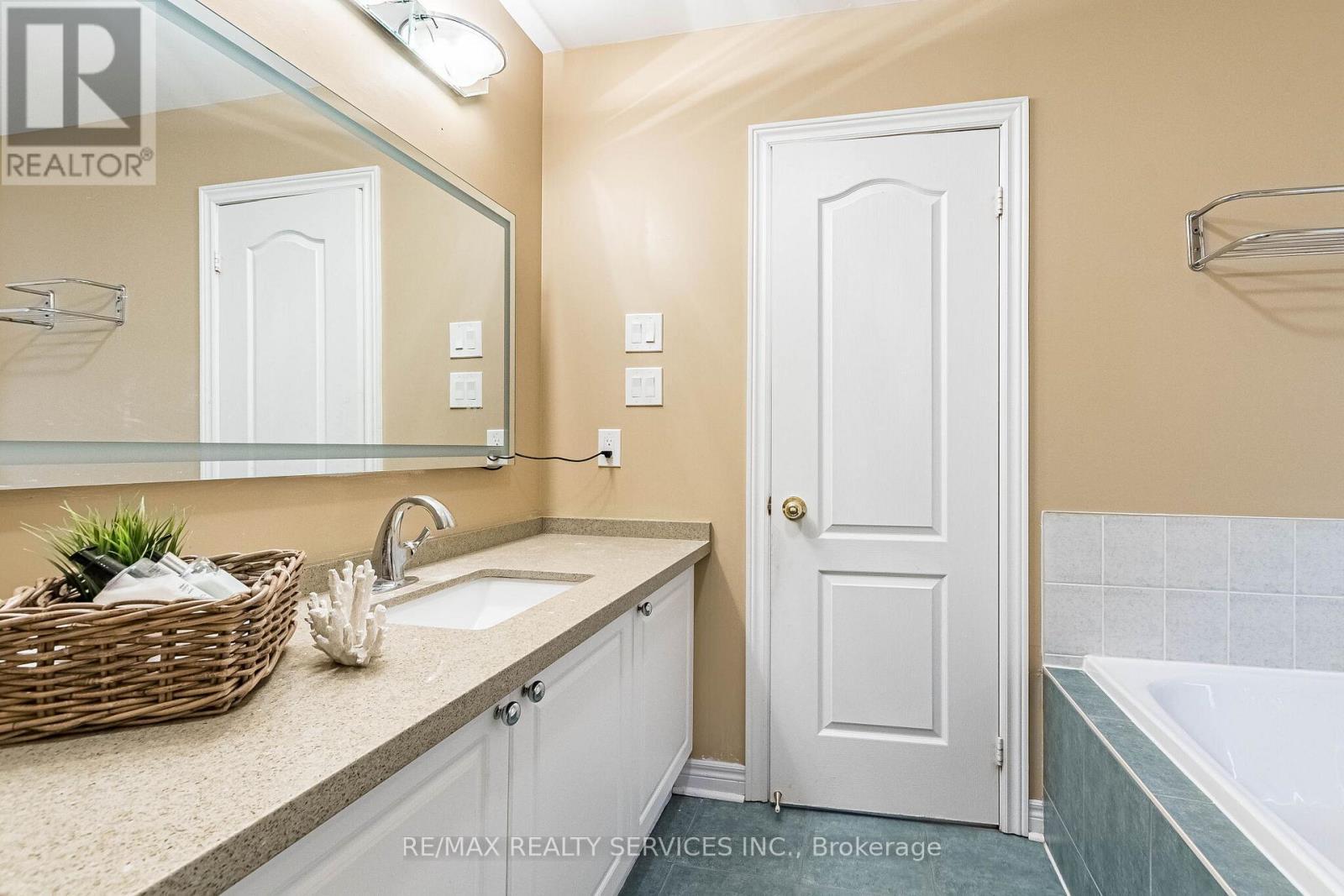 3475 Bala Drive, Mississauga, ON - Indoor Photo Showing Bathroom