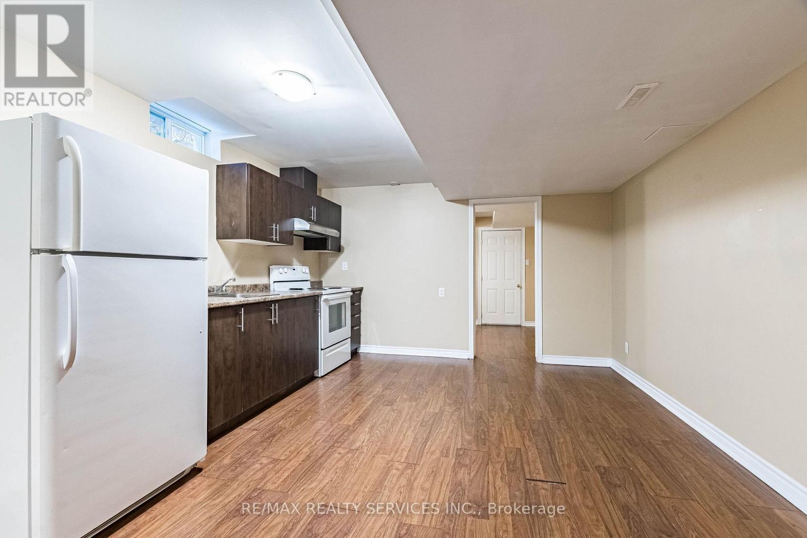 3475 Bala Drive, Mississauga, ON - Indoor Photo Showing Kitchen