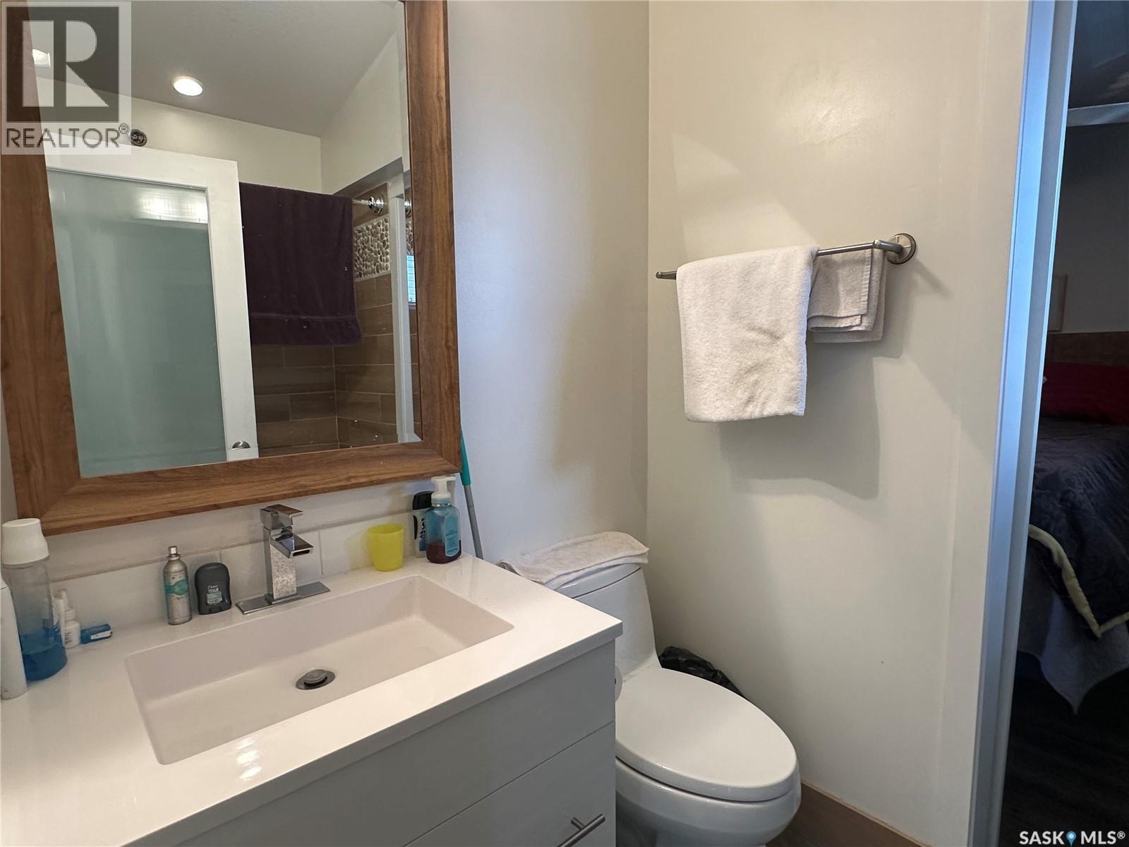 32 1250 Aaro Avenue, Elbow, SK - Indoor Photo Showing Bathroom