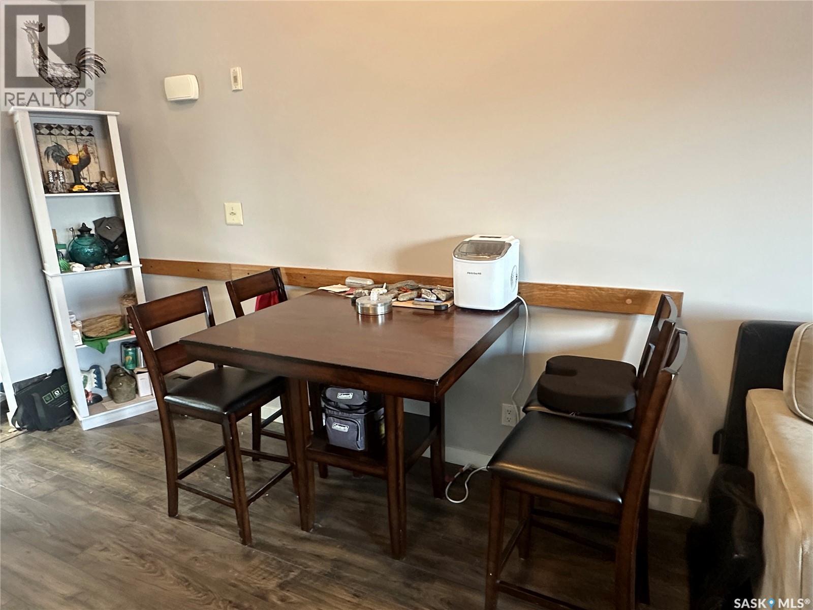 32 1250 Aaro Avenue, Elbow, SK - Indoor Photo Showing Dining Room