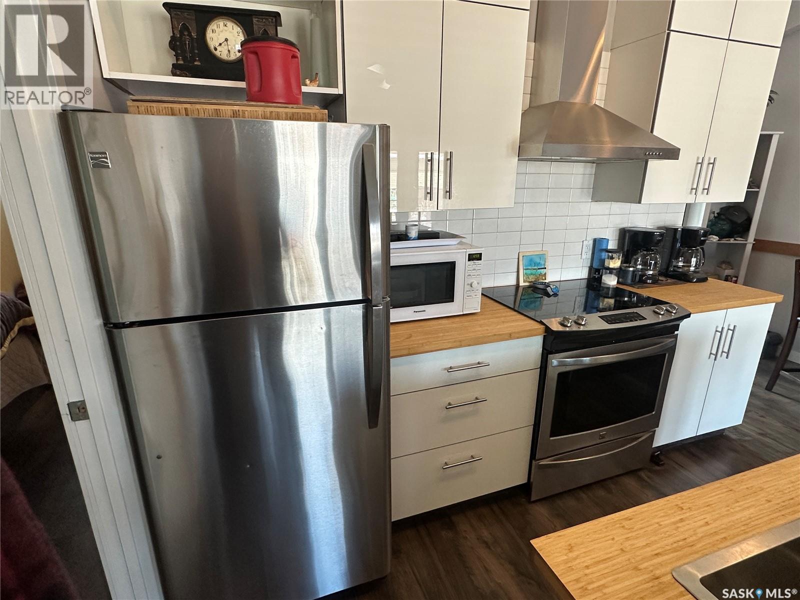 32 1250 Aaro Avenue, Elbow, SK - Indoor Photo Showing Kitchen
