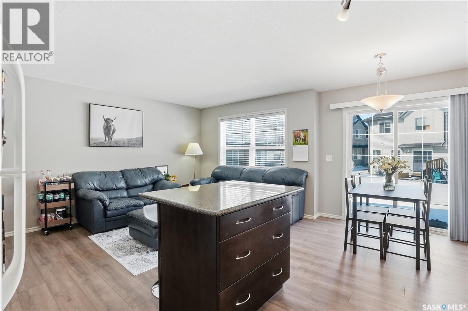 402 615 Lynd Crescent, Saskatoon, SK - Indoor Photo Showing Living Room
