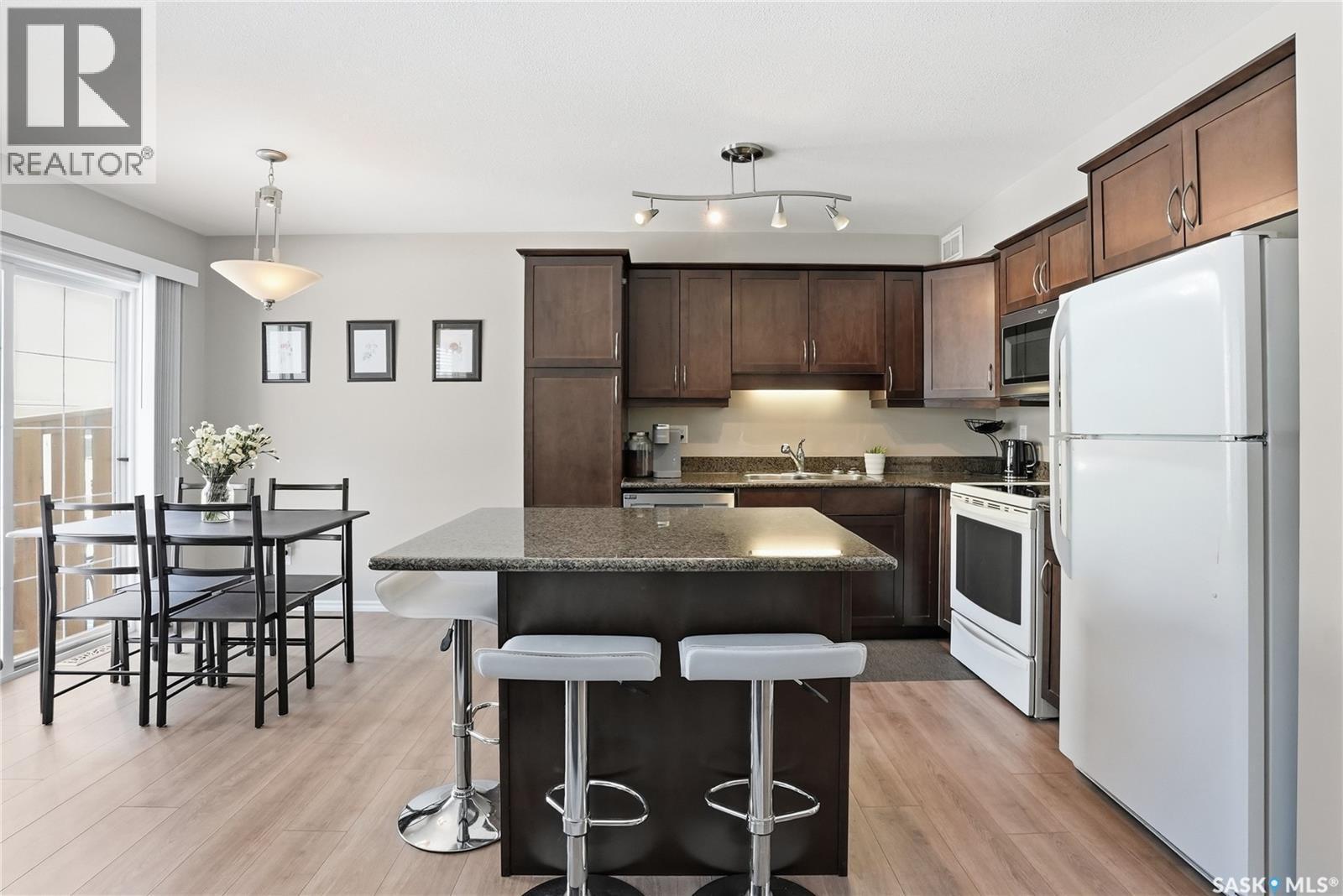 402 615 Lynd Crescent, Saskatoon, SK - Indoor Photo Showing Kitchen With Double Sink