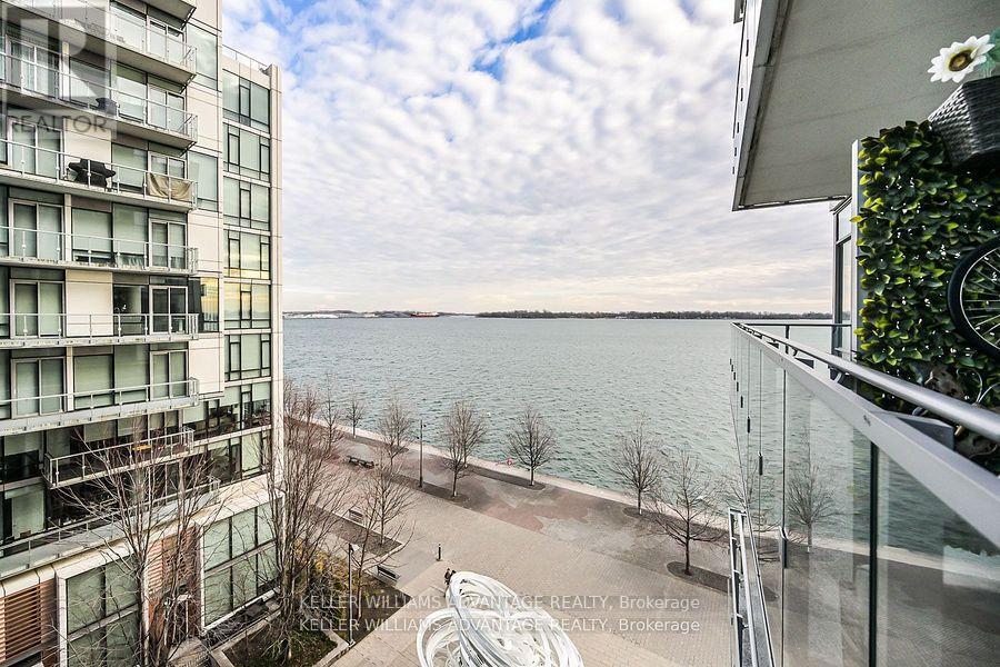 616 - 29 Queens Quay E, Toronto, ON