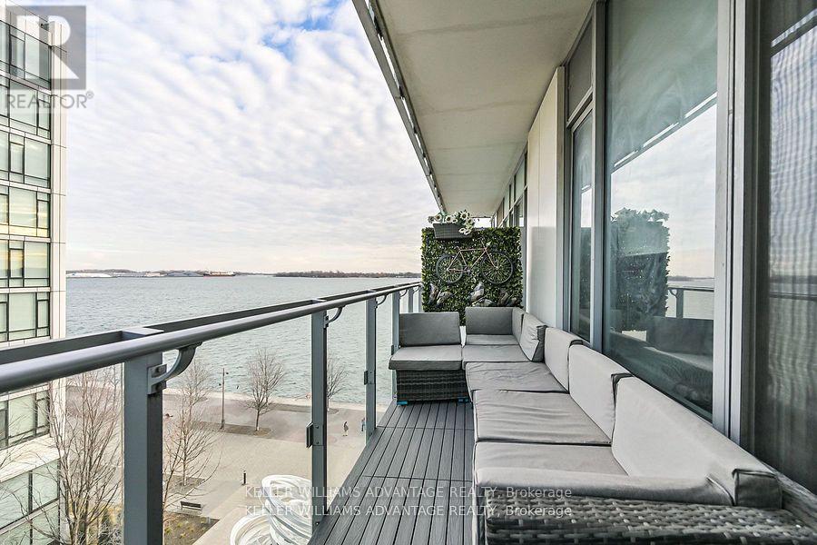 616 - 29 Queens Quay E, Toronto, ON