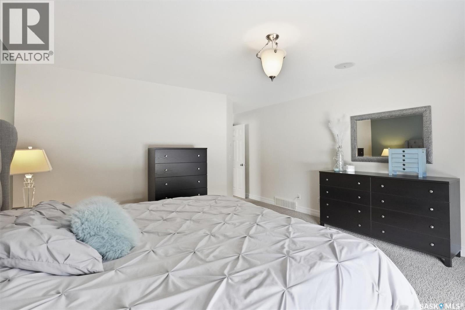 302 Brookhurst Terrace, Saskatoon, SK - Indoor Photo Showing Bedroom