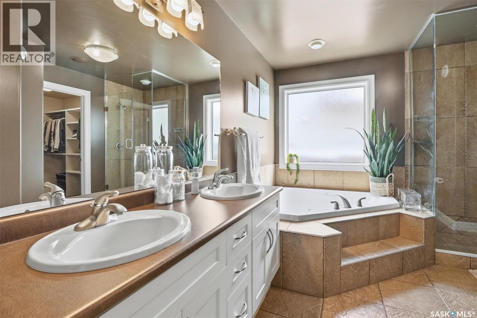 302 Brookhurst Terrace, Saskatoon, SK - Indoor Photo Showing Bathroom