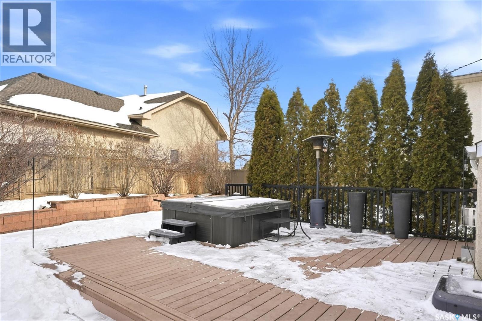 302 Brookhurst Terrace, Saskatoon, SK - Outdoor With Deck Patio Veranda