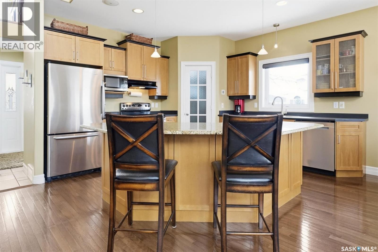 302 Brookhurst Terrace, Saskatoon, SK - Indoor Photo Showing Kitchen