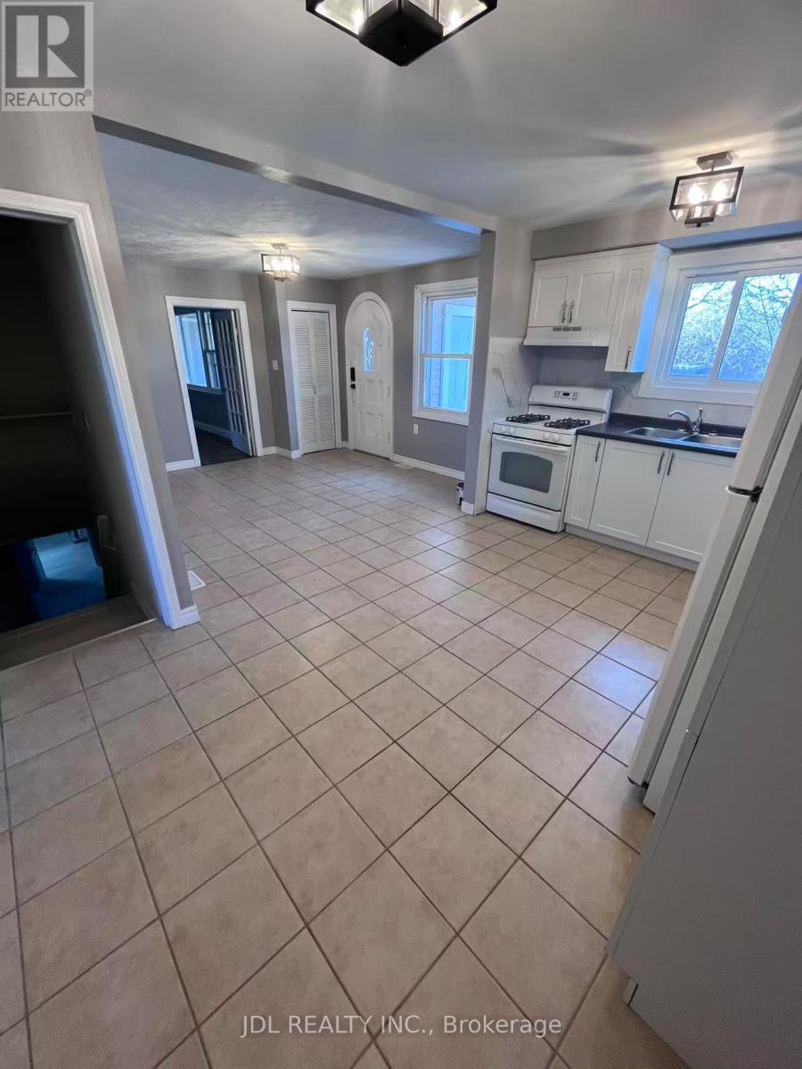 8110 Chippewa Road E, Hamilton, ON - Indoor