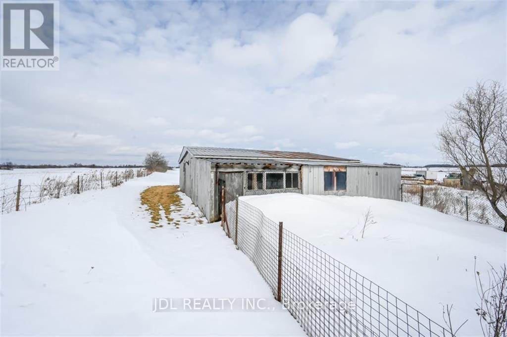 8110 Chippewa Road E, Hamilton, ON - Outdoor