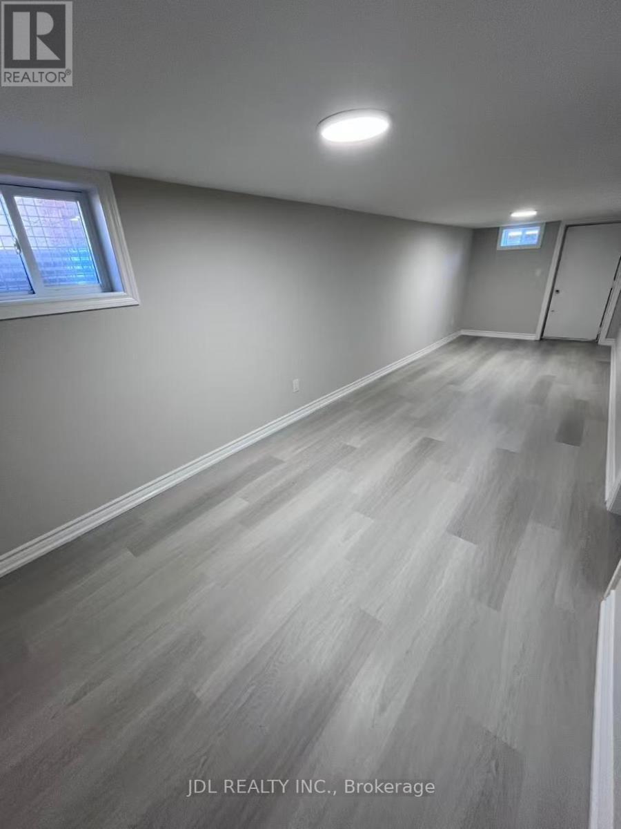 8110 Chippewa Road E, Hamilton, ON - Indoor