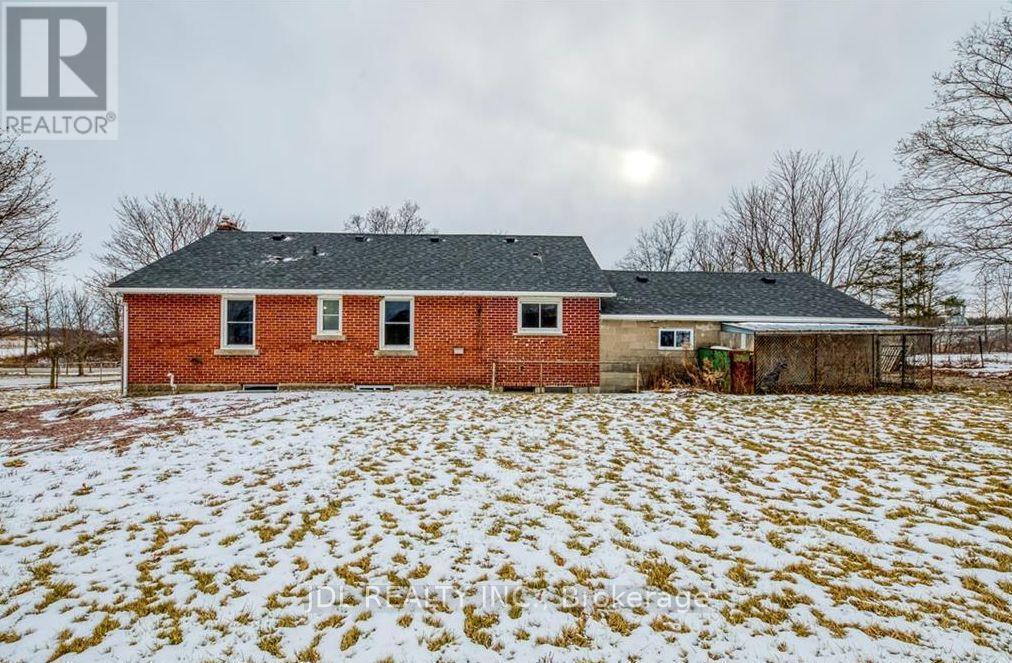 8110 Chippewa Road E, Hamilton, ON - Outdoor