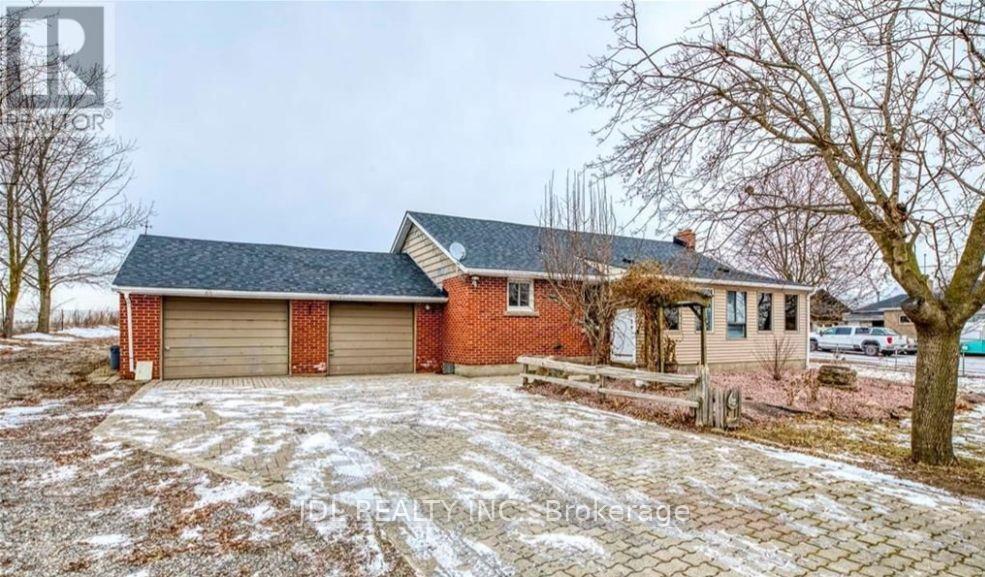 8110 Chippewa Road E, Hamilton, ON - Outdoor