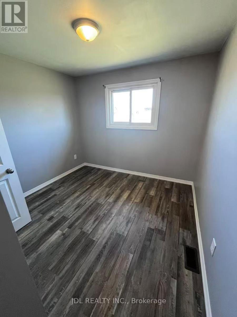 8110 Chippewa Road E, Hamilton, ON - Indoor Photo Showing Other Room