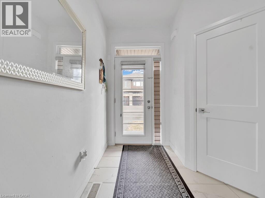 Doorway with baseboards - 30 Times Square Boulevard, Hamilton, ON - Indoor Photo Showing Other Room