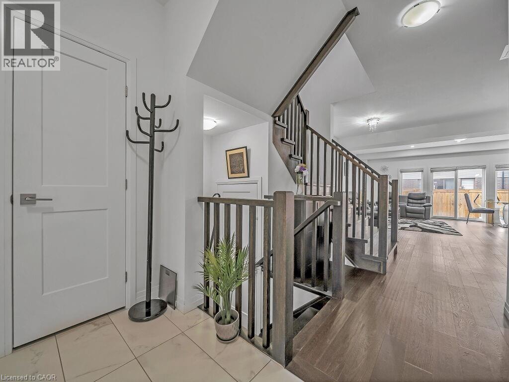Entrance foyer with stairway - 30 Times Square Boulevard, Hamilton, ON - Indoor Photo Showing Other Room