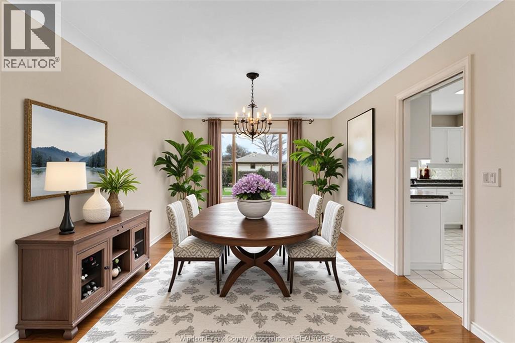 3748 Ouellette Avenue, Windsor, ON - Indoor Photo Showing Dining Room