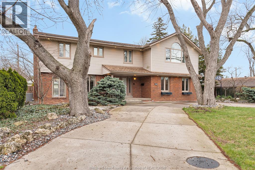 3748 Ouellette Avenue, Windsor, ON - Outdoor