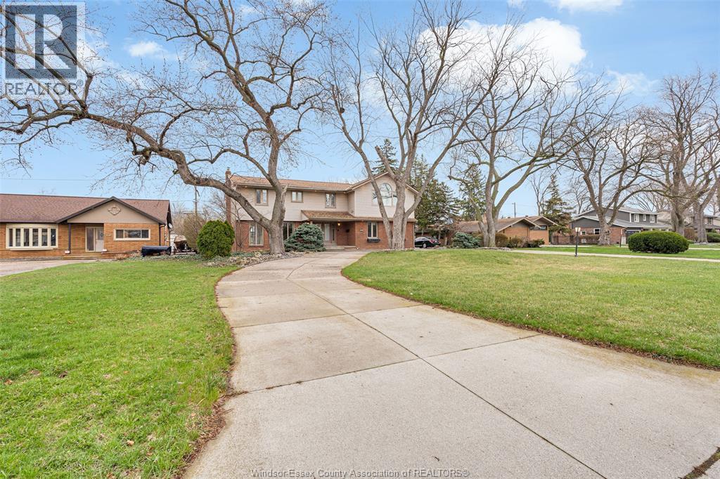 3748 Ouellette Avenue, Windsor, ON - Outdoor With Facade