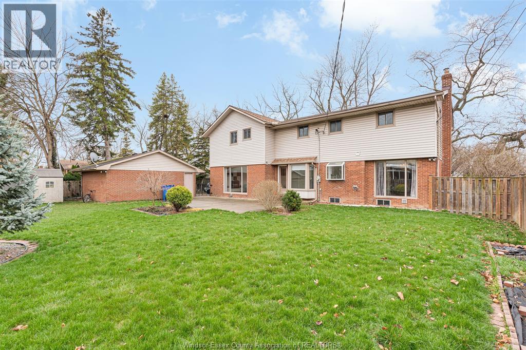 3748 Ouellette Avenue, Windsor, ON - Outdoor