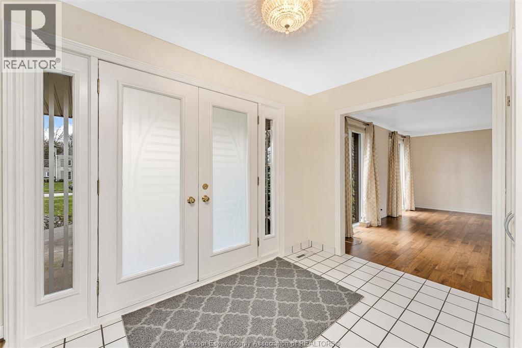 3748 Ouellette Avenue, Windsor, ON - Indoor Photo Showing Other Room