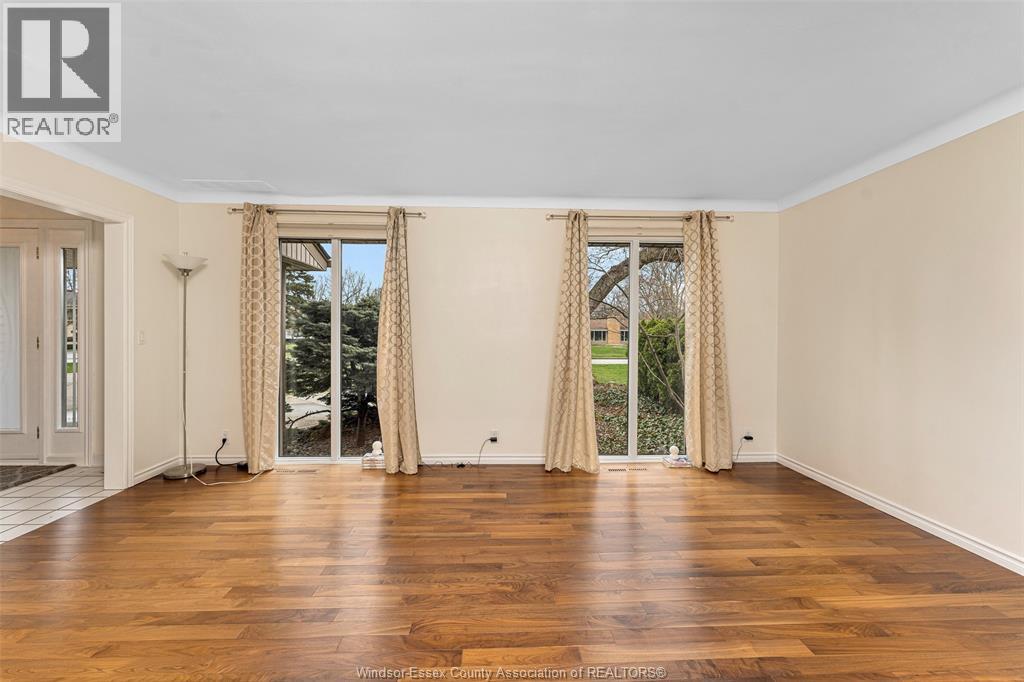 3748 Ouellette Avenue, Windsor, ON - Indoor Photo Showing Other Room