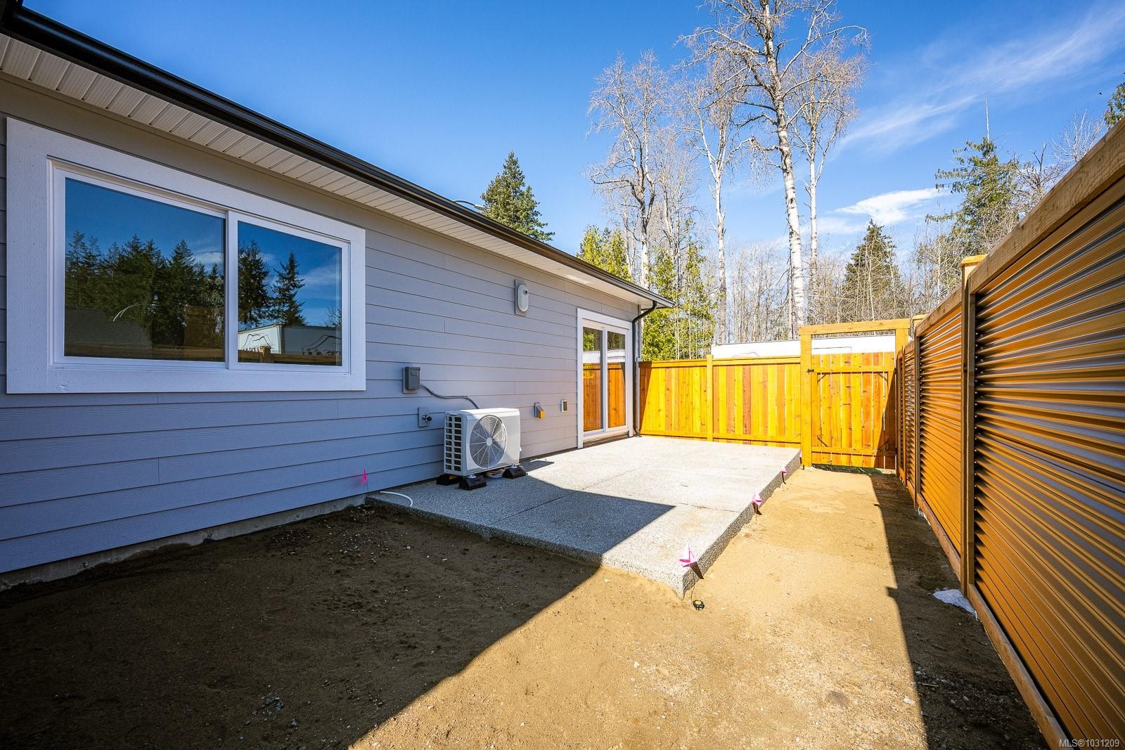 A-2319 Mcdonald Rd, Comox, BC - Outdoor With Exterior